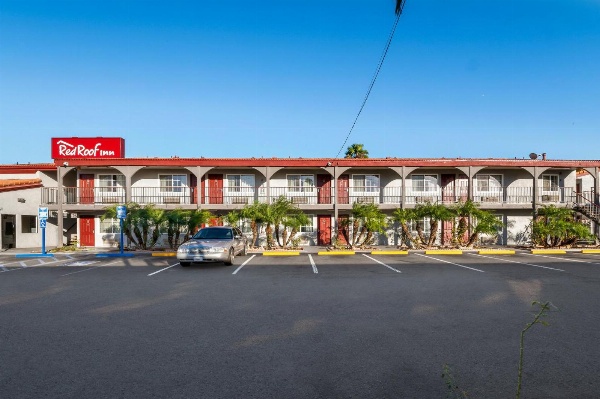 Red Roof Inn Los Angeles - Bellflower image 4